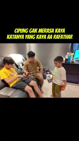 padahal dua2nya tajir melintir sejak bayiiii🤏🏼😄 #yourneedsind #rayyanzamalikahmad #rafatharmalikahmad #fadiljaidi #foryou 