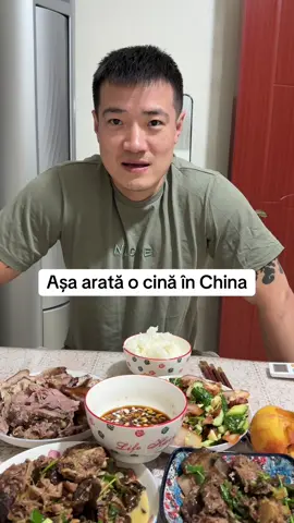 Ce mancare de aici ai vrea sa incerci? #vacantainchina #suntintrorelatiecuunchinez #viatalatarainchina #china #mybabyjennifer💕 