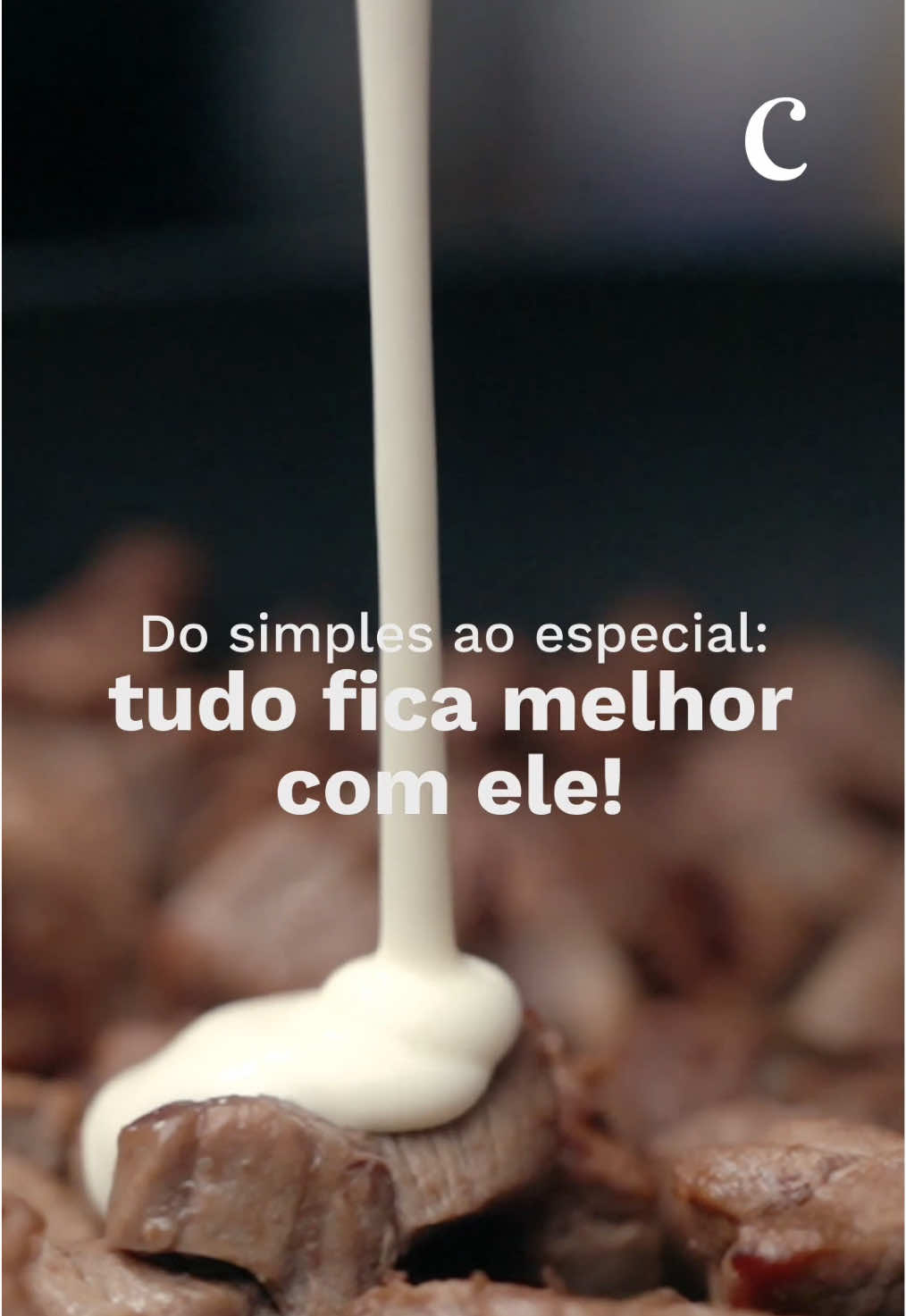 Cremoso é pouco, é Camponesa. ​Nosso Creme de Leite transforma qualquer receita em um abraço de sabor.​ ​#LeiteCamponesa #SaborSeCriaJunto
