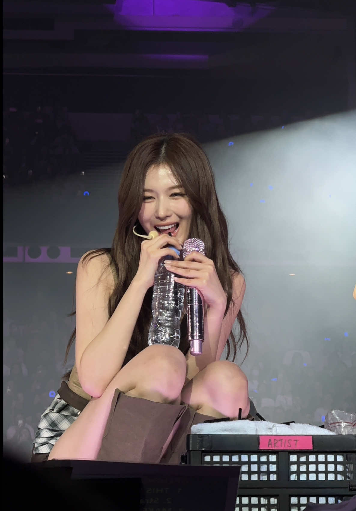 Trung bình view đứng cạnh khu để nước uống😋 #twice 