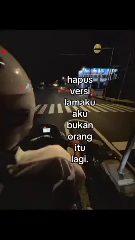 sekarang aku akan berubah dari diriku yg kemaren karna aku sadar diriku ini hanyalah orang gak pantas dicintai walaupun gak sampe tua walaupun gitu aku sekarang gak akan ke pd an lagi kpd cewek yg aku rasanya dia suka dan cocok sama aku#sadboyyy💔 #sadvibes🥀 