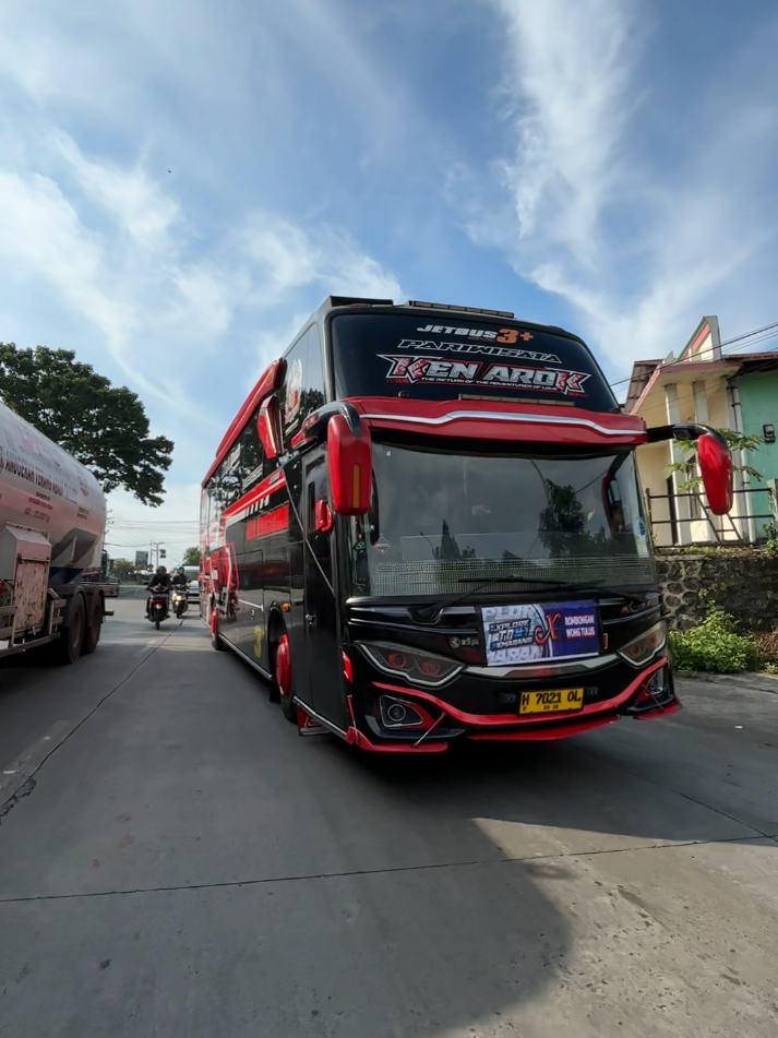 boss lapor boss☎️☎️ #bus #storybus #ekapersadatrans #fypシ゚  @andikapratama065 @septianekaprasetya_ @ferry_irawan23 @anandarzqy_ @ekapersadatrans 