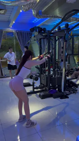 Mệc nhưng đẹp😅#gymgirl #xuhuongtiktok #CapCut #đonglucmoingay #dongluctapluyen 