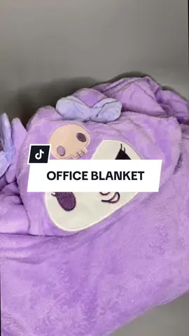 As ey lamigin sa office, para sa’yo na ‘tong blanket na’to, sis! Bukod sa magandang designs, it really serves its purpose 💜 kaya i-check out mo na ‘yarn!! #blanket #kuromi #AffiliateMarketing #tiktokaffiliate #fypシ 