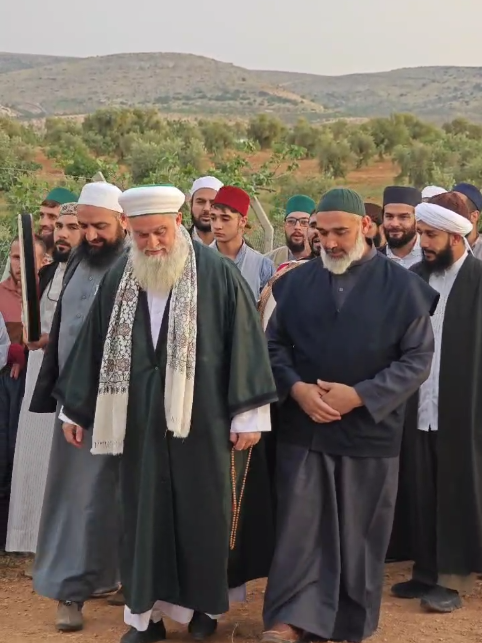 Senmi Gül Koklarsın, Güller Mi Seni🌹 #kesfet #kesfetteyiz #viraltiktok #beniöneçıkart #viralvideos 