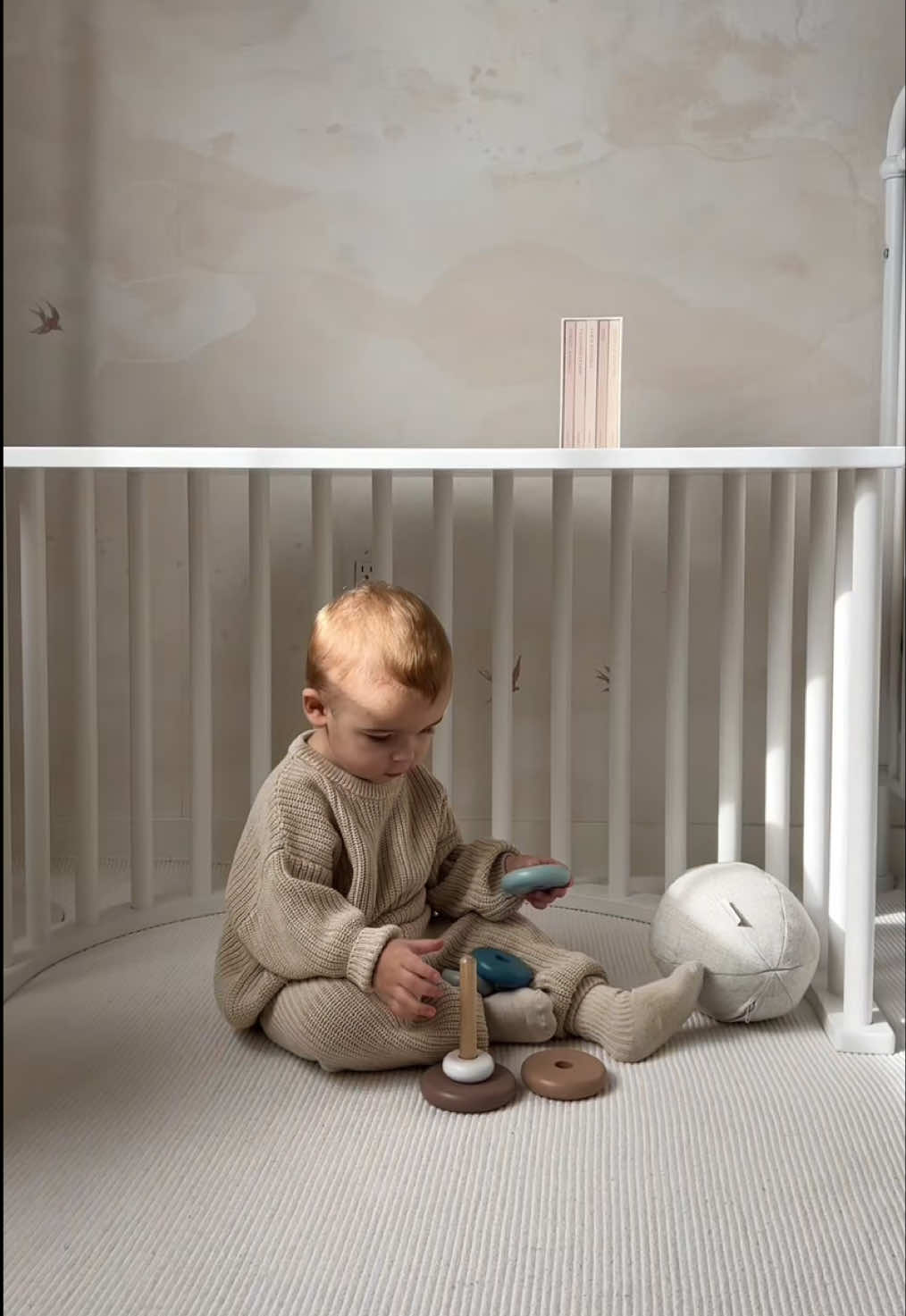 When you find a product that will grow with your child and last for DECADES 🤩 This is our 8-in-1 LUOTO II climbing arch 🤎 #kidsroom #kidsfurniture #multifunctional #playroom #kidsactivities 