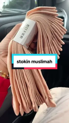 beli stokin ibarat beli kerongsang. cepat hilang 🤣 so beli byk2 teros #stokinmuslimah #sarungkaki 