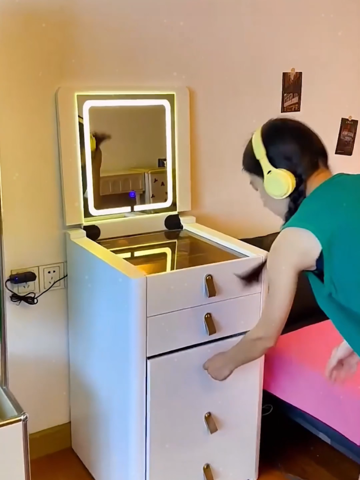 โต๊ะเครื่องแป้ง มินิมอล พร้อมกระจกมีไฟ ของมันต้องมี #โต๊ะเครื่องแป้ง #โต๊ะเครื่องแป้งมินิมอล #โต๊ะเครื่องแป้งพร้อมกระจก #โต๊ะแต่งหน้า #ของดีบอกต่อ 