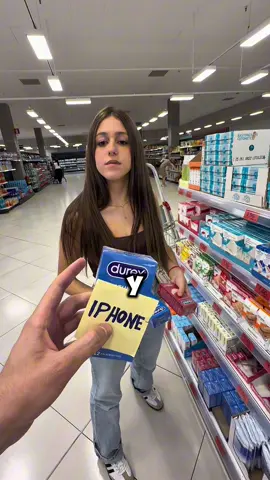 Momento INCOMODO con gente DESCONOCIDA!😱 del chico que habla @andreafxofficial #reto #incomodo #desconocidos 