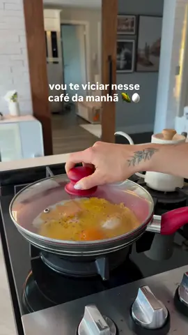 Crepe de flocão de milho que vai deixar seu café da manhã muito mais gostoso!  💡Deixa o flocão de molho na água uns 5 minutos até hidratar. 🎥: @anaatholl #Cafédamanhafit #LancheProteico #cuscuz #receitafit #lanchesaudavel