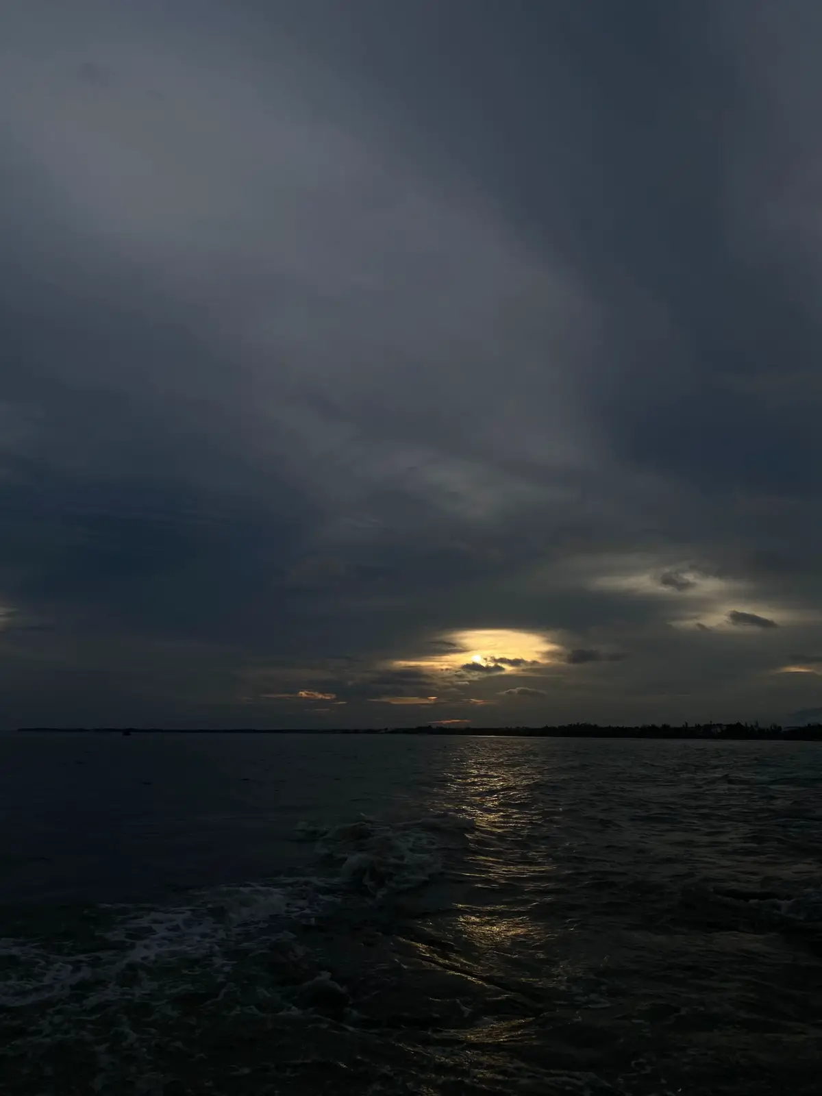 thật lòng thì em rất thương anh..