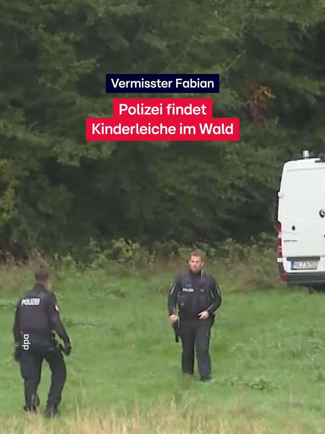 Die #Polizei hat im Wald eine Kinderleiche gefunden. Sie geht davon aus, dass es sich um den seit Freitag vermissten 8-jährigen Fabian handelt - und sie geht von einem Verbrechen aus. Alles zum aktuellen Ermittlungsstand im Video. #Redaktion #RTLAktuell #Güstrow #vermisst