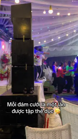 Mỗi lần đám cưới là một lằn thể dục 😅 #damcuoi #dantocvietnam 