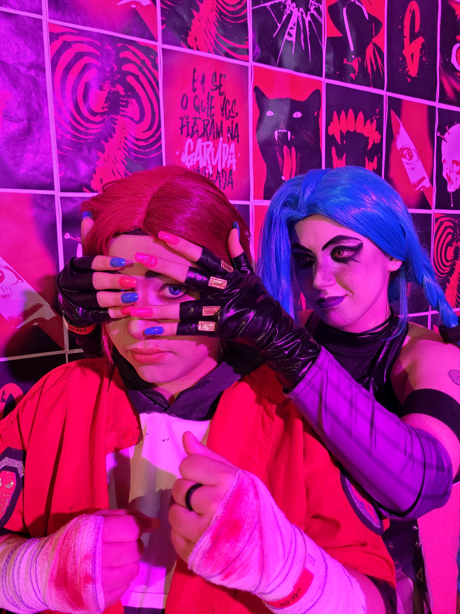 Vi julgando até a alma da Jinx @𝑳𝑨𝑹𝑨 🌑 ♡  #arcane #cosplay #jinx #vi #arcaneleagueoflegends