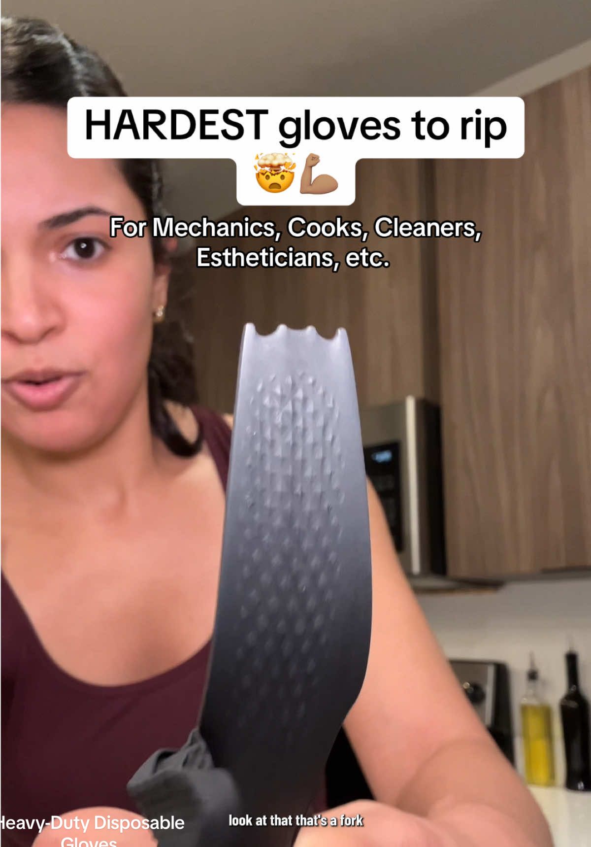 Survived a steak knife.. 🤯 These are the strongest disposable gloves!#nitrilegloves #fallfestival  #tiktokshopcreatorpicks #tiktokshopcybermonday #tiktokshopblackfriday 