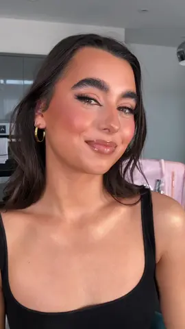 Glam loading … looking for a Welsh mua? Check out my socials linked in bio #mua #makeup #caerphilly #southwales 