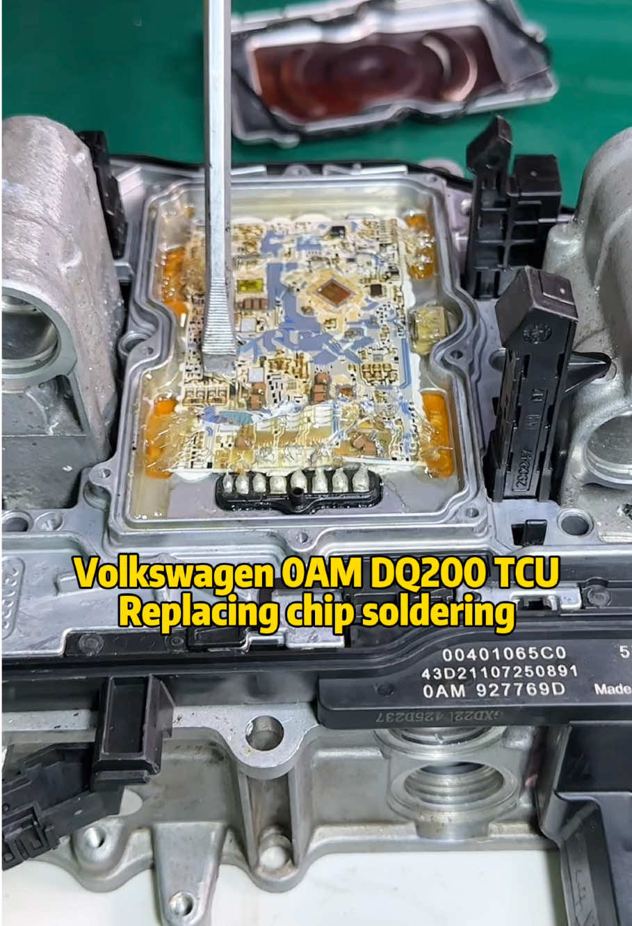🛠️🚗Volkswagen 0AM DQ200 TCU replacing chip soldering #volkswagen #DQ200 #gearbox #transmission #fyp 