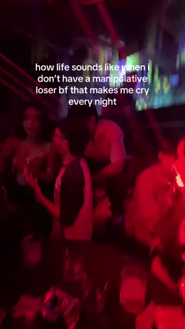 felt a MILLION TIMES SAFER in the club with my friends than with him 