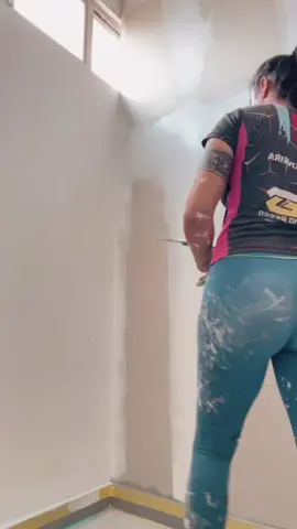 #pintoras #pintorasmujeres #pintorasmujeres #obras #contrucaocivil 