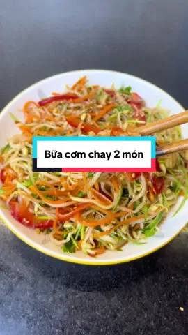Bữa cơm chay 2 món nhưng cả 2 món đều cực ngon,món canh mướp nấm rơm thì chắc là ai ăn chay cũng đã từng ăn rồi,nó ngon ngọt quá trời luôn còn món nộm giá đỗ làm theo kiểu này ăn đảm bảo ngon mọi người ạ,thơm mùi dầu mè và ngũ vị hương,trước khi làm tưởng không hợp  mà hợp không tưởng ý ❤️ #Duongvuive #LearnOnTikTok #nauancungtiktok #ancungtiktok 