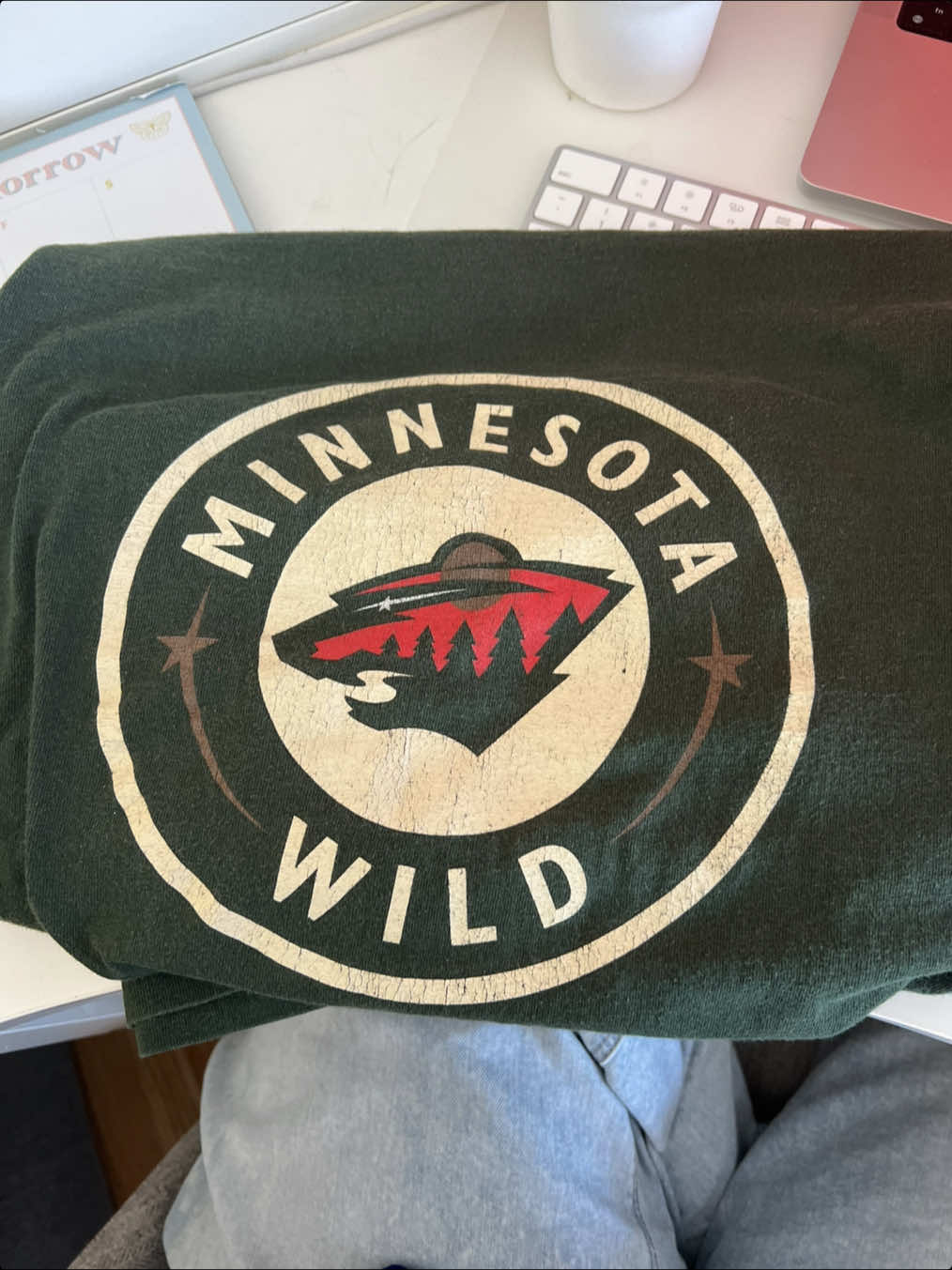 the tension between me & my depop cart goes crazyyyy & I just love a good cheap online thrift find I can't help myself 🙂‍↔️ #thrifting #NHL #minnesotawild #hockey #vintageshirt 
