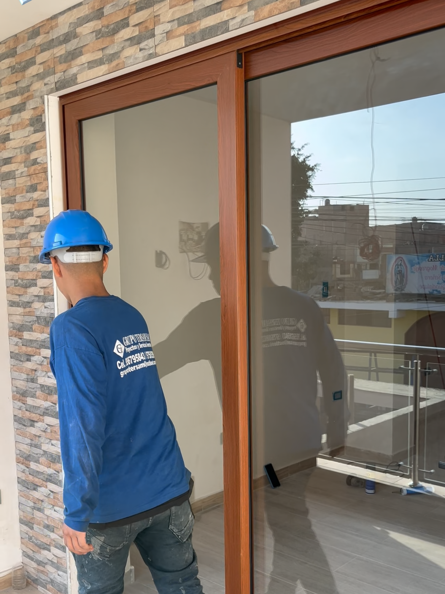 Hoy renovamos este nuevo hogar con nuestras mamparas, puertas y ventanas en modelo serie 80,35 y 25 si tambien deseas renovar tu hogar a un ambiente mas seguro y moderno comunicate con nosotros, Somos Grupo Tersam. 🗣️ Contactanos: 📞956-795-843 #ventana#mampara#puerta#foryou#peru