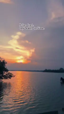 Terkadang adakalanya rasa lelah karna selalu mengalah itu datang 🍂🍂 #CapCut  #fypシ 