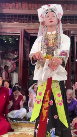 Ai lên tới Thung Nai , Đà Bắc . Ngược sông Đà bến ngọc long lanh . Ai đi lễ Mâu Hoà Bình . Chợ Bờ , Hang Miếng thác ghềnh cheo leo 🙏 . Đà Giang Động Chủ - Thác Bờ Tiên Chúa 🙏❤️😭