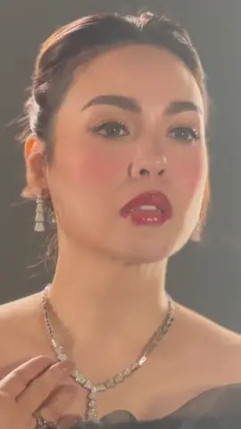 “Even in darkness, a DIAMOND knows how to shine.” @CLAUDINE BARRETTO  Hair by @Jaymer Mallari  HairExtensions by @TANYHAIR EXTENSIONS PLUS  #MakeupByRovielCastor #RovielCastorMakeupArtistry #CelebrityMakeupArtist #MakeupArtistPhilippines #tanyhairextensionsplus 