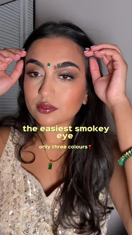 perfect Diwali glam 🪔🤍 using my fave @makeupbymario palette ❣️#Diwali #diwalimakeup #makeup #browngirl 