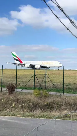 Waaaaaaaaa #spotting #aviation #viral #A380 #B777 