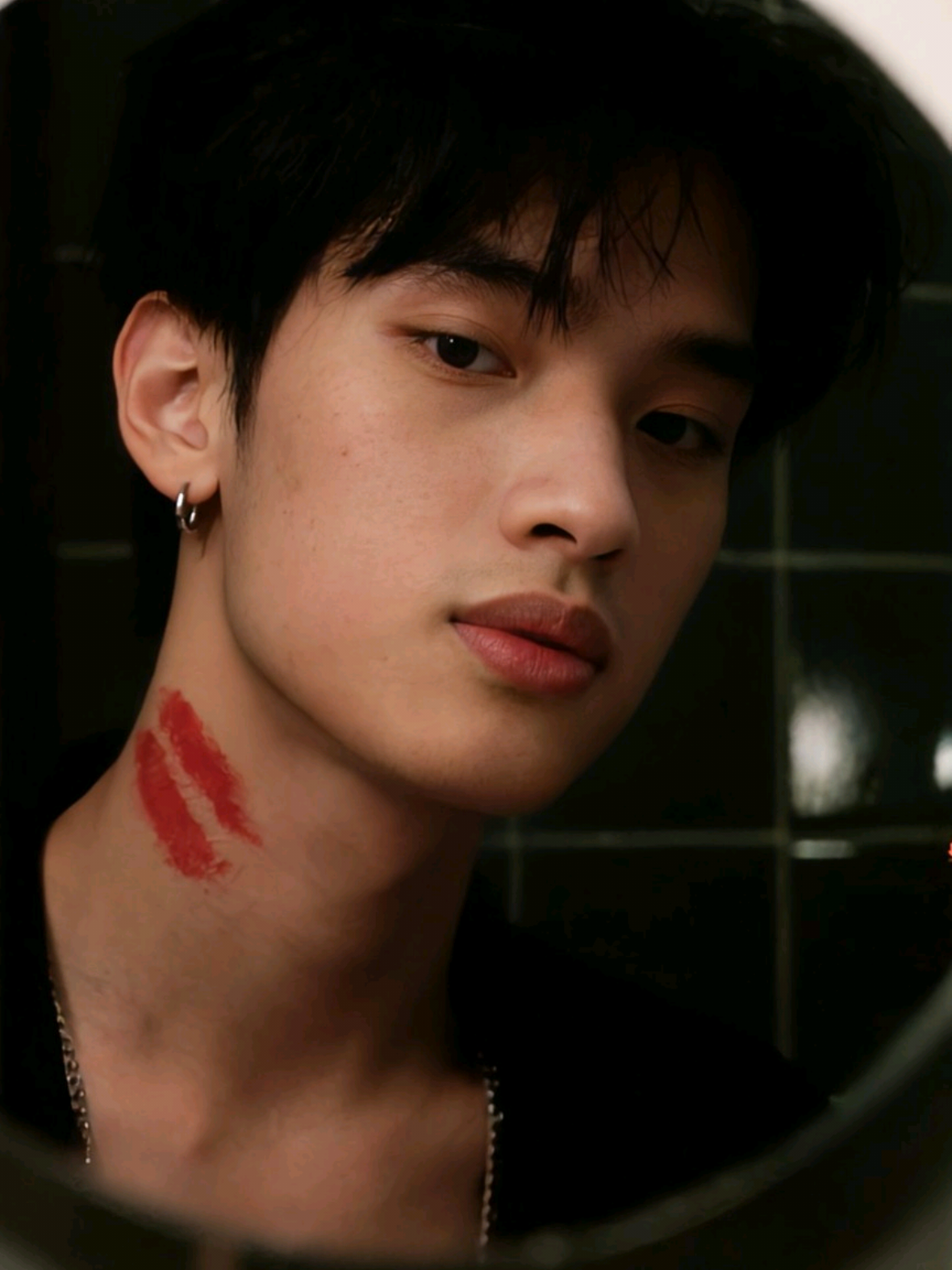 不是我配的 网络上找的 莉莉名字打错了 对不起 我不似愚黑。画错致歉 Ooc致歉 一会画的好看一会画的丑的致歉 别说了别说了我知道我画的有一点点难看😭 你们就当我是养成系主播吧 上个视频把叫叫画丑对不起😫 我基本功不是很好 大家看个乐就行#第五人格 #愚人金 #绘画 #骨骼动画 #啦啦队员 