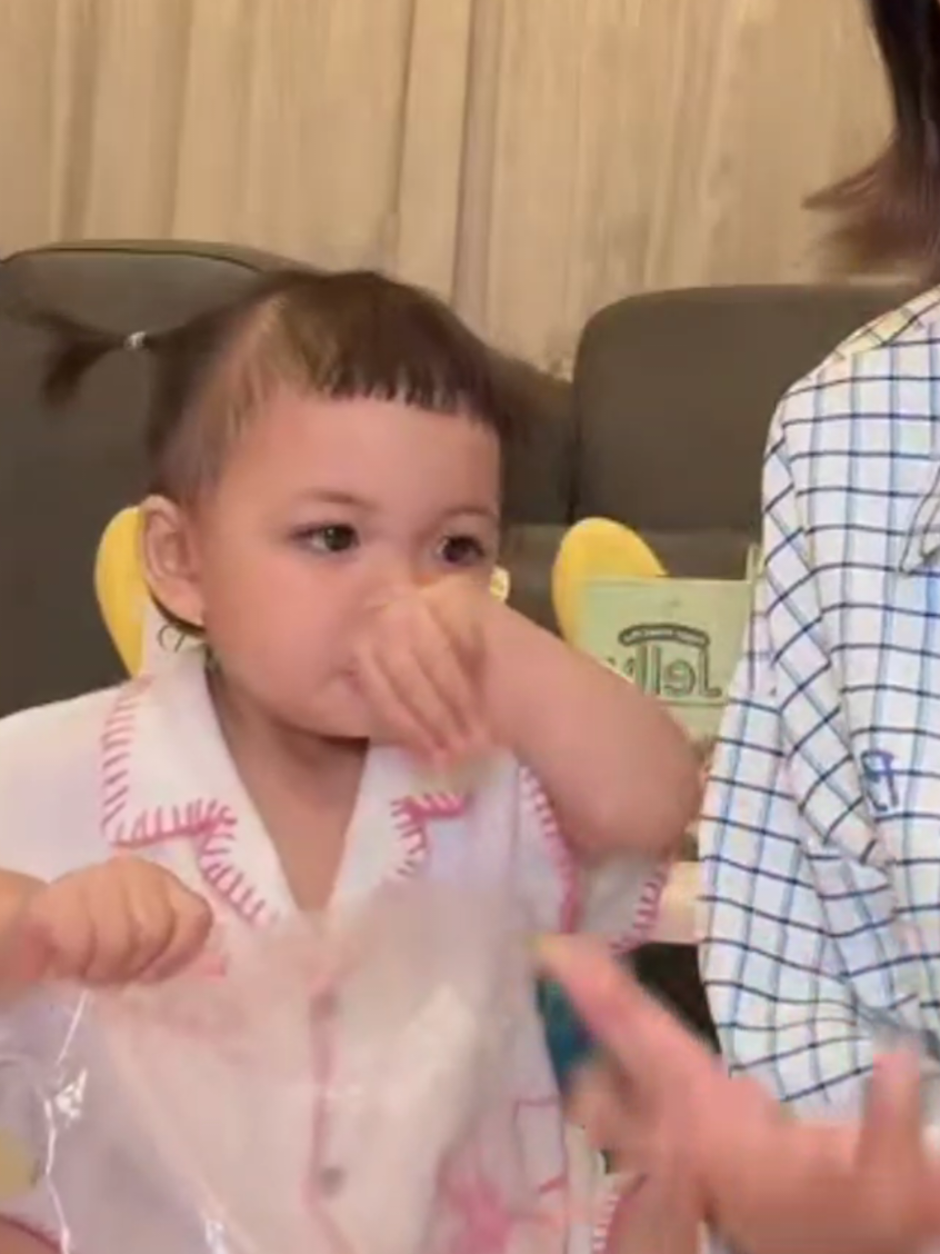 ฟิวเพื่อนสาวเว่ออ ไม่ต้องเขาอนุบาลแล้วลูกกก รับปริญญาได้เลยย😁😁 #โมเน่ #โซลโมเน่ #น่ารักๆ 