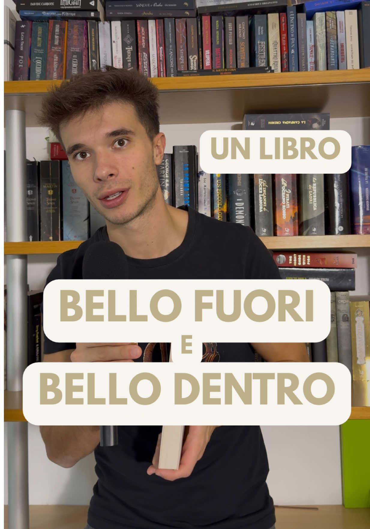 STORIA NATURALE DEI DRAGHI di Marie Brennan, edito @armenia.libri 🔥 . Il primo episodio di una saga che ha per protagonista un’eroina anticonformista, capace di rischiare la reputazione e la vita per soddisfare la sua curiosità scientifica: è la storia di una donna che cerca (e trova) il vero amore e il racconto di come il suo cuore l’abbia sempre portata verso ciò che desiderava: la scienza, i draghi e la libertà. In un’età vittoriana al culmine del suo splendore, tra luci e ombre, Lady Isabella Trent, è la più eminente naturalista di draghi vivente. Ma prima della studiosa c’era solo una ragazza appassionata, capace di sfidare le convenzioni dell’epoca per inseguire i suoi sogni. Questi sono i diari delle sue avventure. . #fantasybooks #BookTok #bookstagram #lordoftherings #BookRecommendations 