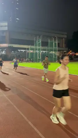 Interval Training 🥵 Run 5x - 400meters Rest - 1 Minute #fyp #run #Running #runner #trending 