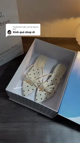 Trả lời @By Quynh Anh  Xinhhh lắm lunnn nha #dép #sandal #giày #xuhuong #nhamei 