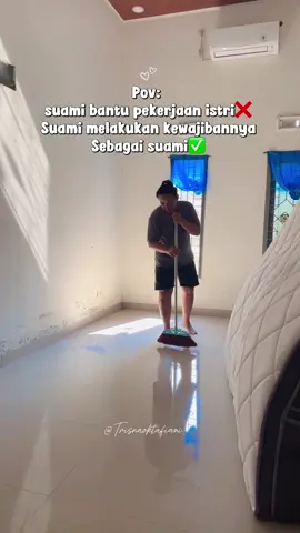 Masih banyak yg beranggapan beres2 rumah itu tugas istri, padahal itu tugasnya suami🤪 #suamiistri #sprei #spreimurah 
