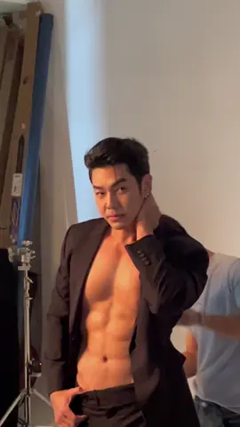 ความหล่อทะลุกล้อง หลักการถ่ายทำ #อาร์ตพศุตม์ #ULTI #ULTIZenergy #คุณชายหมูกรอบ #รีชาร์จสมองตื่น 