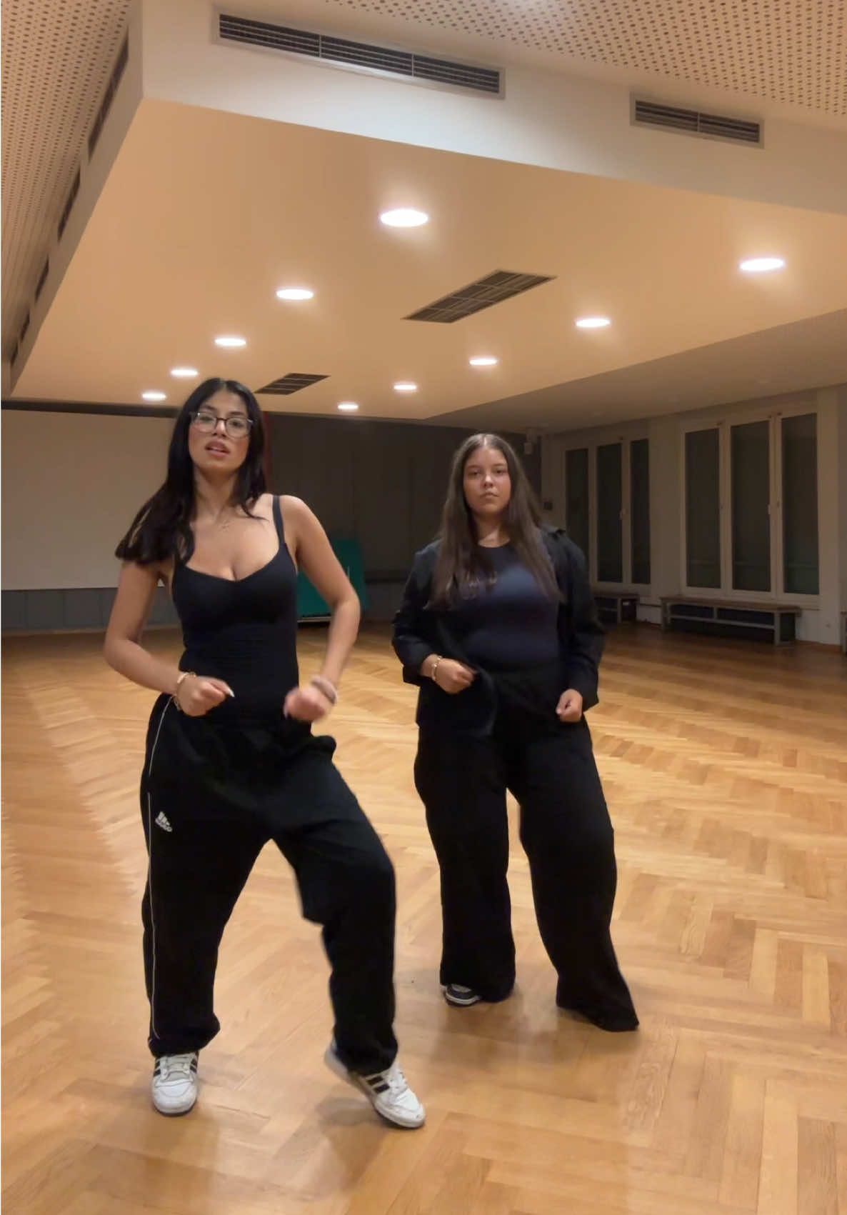 Money pull 🆙 #trends #challenge #dancer 