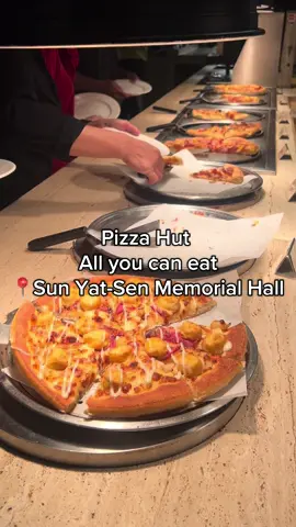 🍕 Pizza Hut Buffet — All You Can Eat! 😋 📍 2F, No. 341, Sec. 4, Zhongxiao E Rd, Da’an District, Taipei City 10672 🚆 MRT Sun Yat-Sen Memorial Hall Station Makan sepuasnya, puas banget! 🤤✨ 🕌 Note: Bagi Muslim, bisa request pizza tanpa pork ya~ 👍 #PizzaHutTaiwan #AllYouCanEat #TaipeiFood #TaipeiEats 