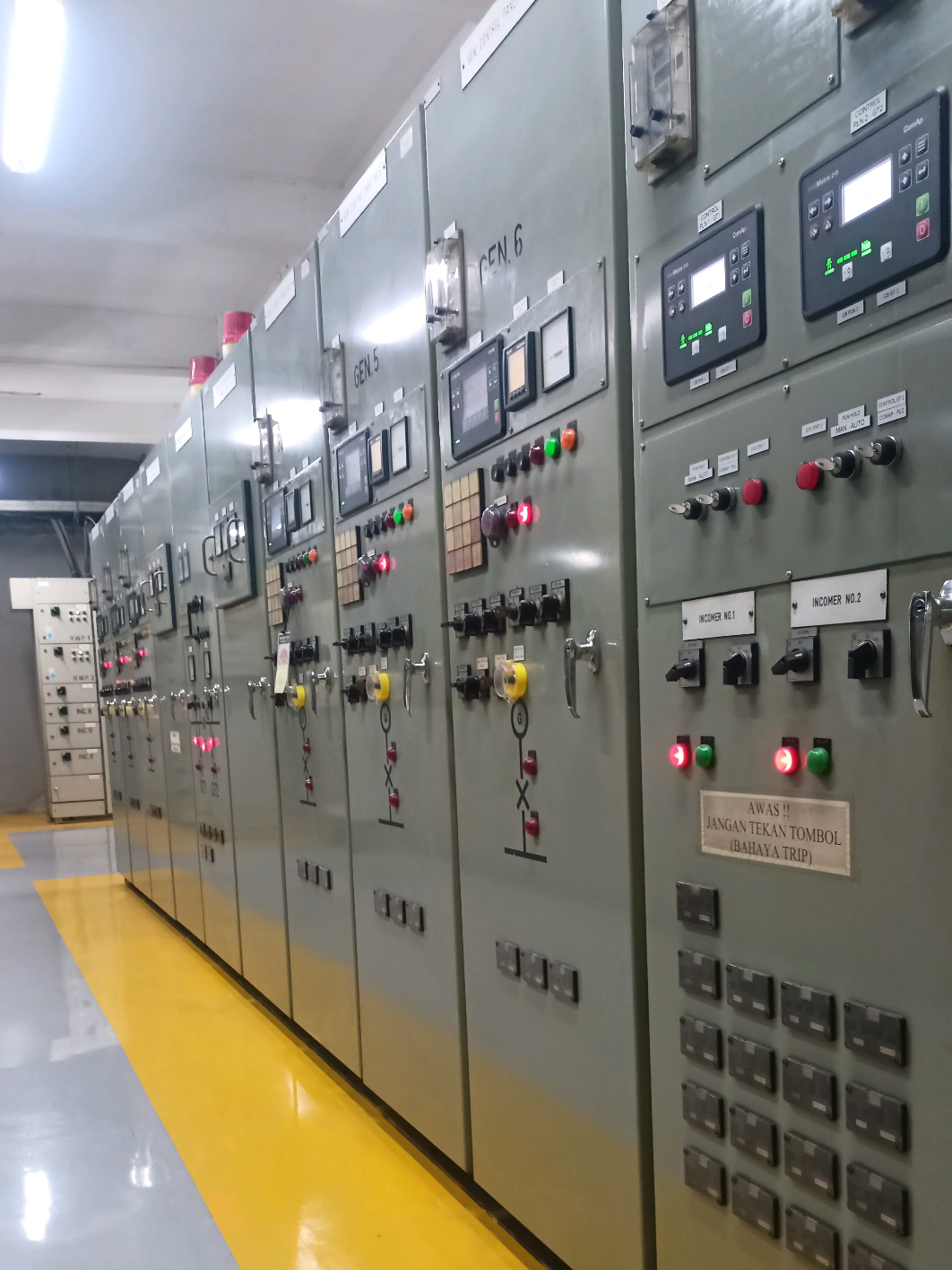 TESCOM setelah retrofit sistem AMF to NBT , dengan sincron 6 genset dan 2 PLN . #ElectricedOfficial #smartcontrol #electricity #electricitychallenge #electronicsengineering       @TikTok Indonesia 