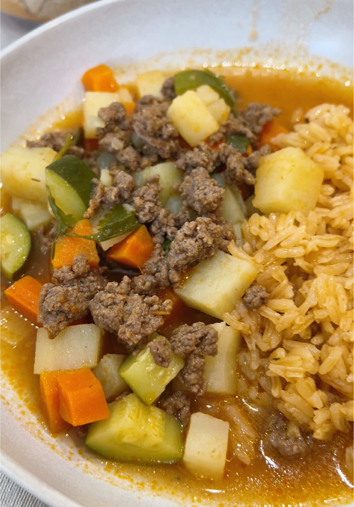 It’s just good simple food 🥰🥰 #carnemolidaconverduras #comidamexicana #soupseason #fyp #comfortfood 