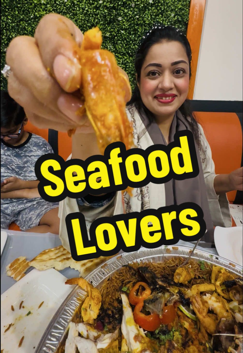 Craving seafood and good vibes? Visit Food Box Restaurant & Cafe for delicious sea platters, refreshing coffee & juices all in a cozy, family-friendly atmosphere. . . . 📍Google Coordinates: (24.5965448, 46.6973200) . . . #sobianawaid #foodbox #seafood #coffee #juices #multicuisine #restaurant #Foodie #fyp #FoodLover #foodblogger #viralvideo #trendingvideo #riyadh @SADIQ RAHIM @Foodbox 