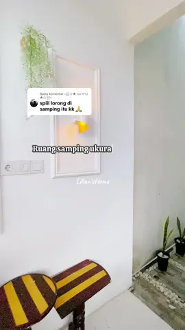 Membalas @꧁☆★ 𝐻𝒶𝒲𝟣𝟤 ★☆꧂  selain itu juga ada pintu darurat Mempermudah keluar tanpa harus melewati ruang utama,Membantu sirkulasi udara lebih lancar, terutama jika posisi samping rumah tertutup atau sempit,Bisa jadi alternatif keluar–masuk tanpa mengganggu ruang tamu utama. #fyp #rumahminimalis #rumahminimalismodern 