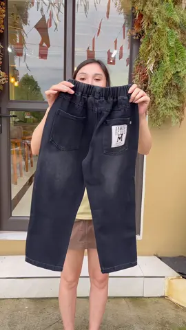 Quần jean beggy đen có cả size nhí nên chất jean cực mềm luôn 