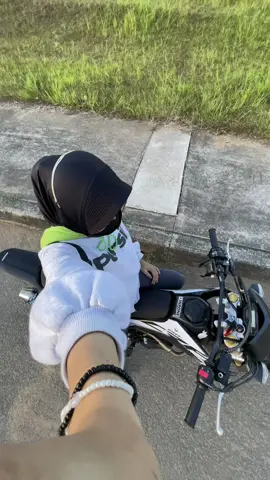 Kalo aku ngilang ga ada kabar paling lagi motoran dewekan sama si onta😊#crfkawasan #supermotoganteng #crf150supermoto #stdgank 