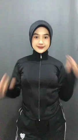 ikut serta sound teh dira 🤣🤭 jaket sama kerudung yng aku pake ada di keranjang kuning ya 