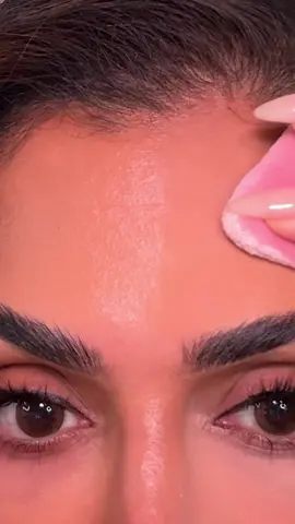 Look at that blur #hudabeauty #hudabeautyeasybake #makeuptok 