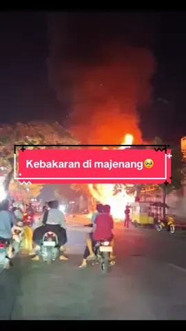 Toko nazwa busana majenang samping toko LK majenang berduka🥀semoga ga ada korban jiwa Aamiin 🤲🏻😇#CapCut #majenang #cilacap 