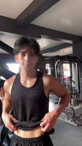 sugar on his tongue 🔥 @reiniel jimena #pinoydesal #abs #pogi #biceps #gym 